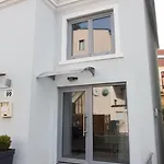 Feldhouse *