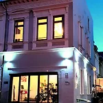 Feldhouse Апартаменти *