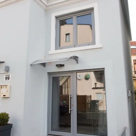 Feldhouse *