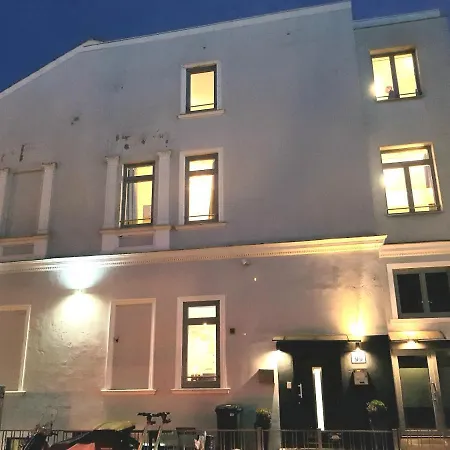 Feldhouse *