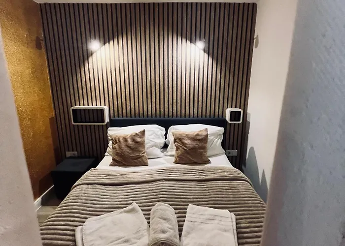 Feldhouse Апартаменти *